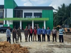 Melalui CSR, PKS PT PCR Bantu Tanah Timbun Untuk Halaman Puskesmas Balai Raja