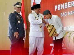 Uu Ruzhanul Serahkan Surat Keputusan Remisi kepada 17.016 Binaan Lapas di Jabar
