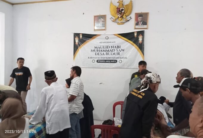 Khitanan Massal Desa Budur Kecamatan Ciwaringin Berjalan Meriah, Dalam Rangka Memperingati Maulid Nabi Muhammad SAW