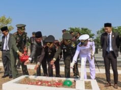 Kapolresta Cirebon Hadiri Upacara Ziarah Nasional Peringatan Hari TNI ke 78 di TMP Cakrabuana