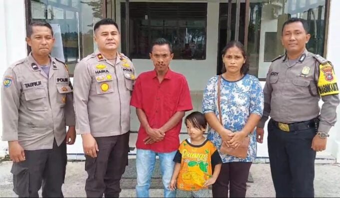 Kapolsek Mandau Lepas Dua Warga Ikut Operasi Bibir Sumbing