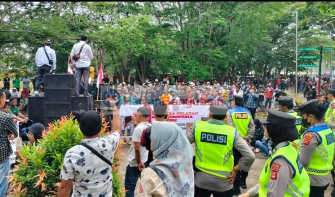 Ribuan Massa dan Aktivis Kecewa Pj Bupati Banyuasin Sumsel, Minta DPRD dan Mendagri Pecat Hani Syopiar Rustam