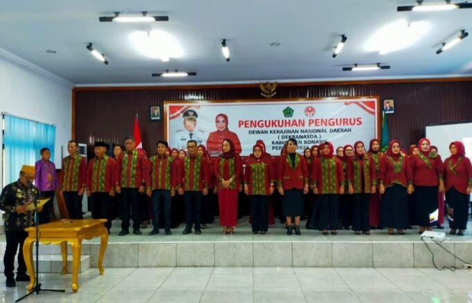 Pj Bupati Konawe Lantik Trinop Tijasari Sebagai Ketua Dekranasda Kabupaten Konawe Periode 2023 – 2024