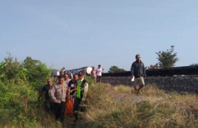 Ini kronologis Kakek Paruh Baya Tewas Di Purwakarta Tertabrak Kereta Api