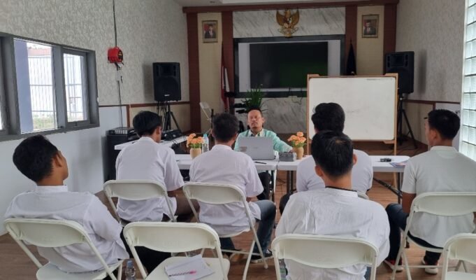 Antusiasme Narapidana Lapas Indramayu Ikuti Perkuliahan Gratis