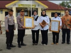 Kapolsek Mandau Terima Penghargaan Dari Tim Reaksi Cepat Perlindungan Perempuan dan Anak