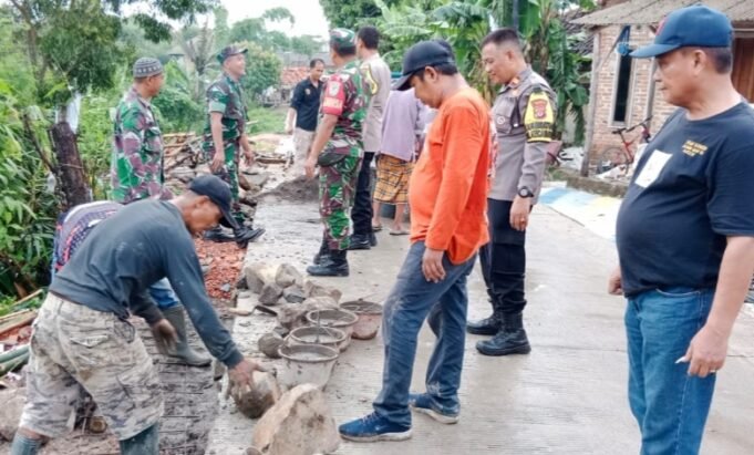 Tanggul Penyangga Sungai Ciwaringin Bakal Memakan Korban Jiwa Warga Sekitar Jika Tidak Segera di Perbaiki