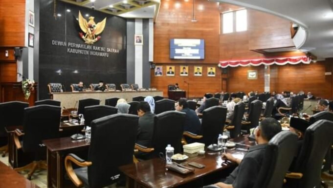 Bahas Dua Raperda, Fraksi-fraksi DPRD Tanggapi Positif Nota Penjelasan Bupati Indramayu