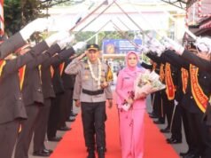Lewati Karpet Merah Pisah Sambut Kapolres Lama dengan Kapolres Baru Dalam Suasana Haru