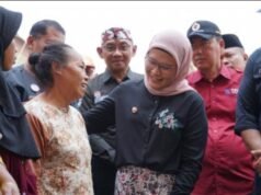 Bupati Nina Agustina Tinjau GPM di Kecamatan Gabuswetan, Warga Sumringah Beli Paket Sembako Harga Murah