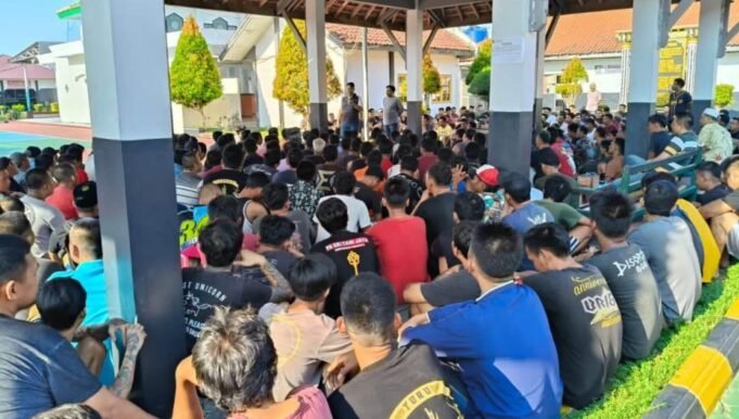Beri Pengarahan Kepada Warga Binaan, Kalapas Tekankan Pentingnya Kondusifitas Lingkungan