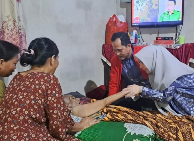 Dokter Hakim Paslon Nomor 2 Tunjukkan Kepedulian Melalui Layanan PSC 119 untuk Ibu Asni