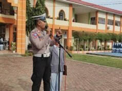 Polisi Saweu Sikula, Kanit Kamsel Polres Lhokseumawe Jadi Pembina Upacara di SMA Negeri 1