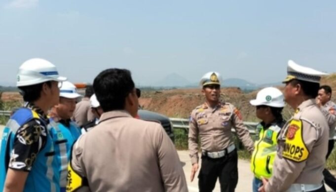 Sambut Operasi Nataru Lodaya 2024, Satlantas Polres Purwakarta Dampingi Ditlantas Polda Jawa Barat Lakukan survei Ruas Jalan Tol Japek Selatan