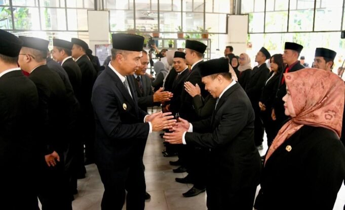 Lantik PNS Jabatan Fungsional, Pesan Bey Machmudin: Junjung Tinggi Integritas Pedomani prinsip kepatuhan dan kepatutan