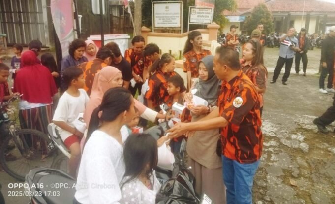 Ormas Pemuda Pancasila Kecamatan Depok Gelar Acara Baksos, Berbagi Takjil Depan Kantor Kecamatan Depok