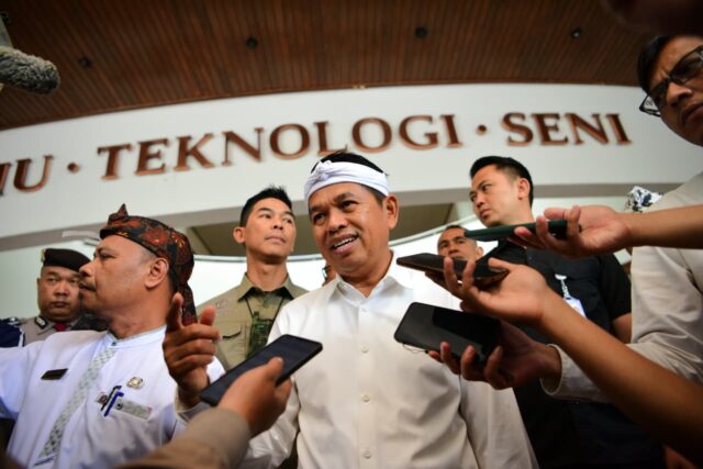 KDM Evaluasi Kebijakan Pendidikan di 2026