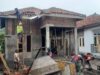 Anggota Satgas TMMD ke 126 Kejar Target Pengerjaan Rehab Rutilahu Rumah Bapak Adi Sura di Desa Longok