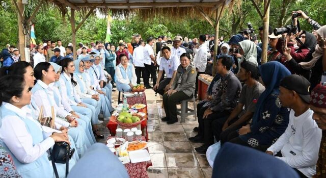 Kunker Selvi Gibran Rakabuming dan Ibu Seruni di Desa Krasak, Bupati Lucky Hakim Siap Dukung Produksi Mangga Indramayu Sekala Besar