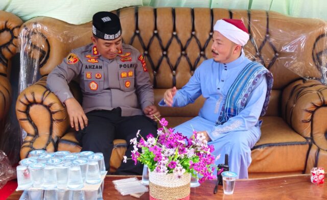 Kapolres Lhokseumawe Hadiri Maulid Nabi dan Haul Ke 5 Dayah Riyadhatul Qulub, Serahkan Donasi untuk Pembangunan Dayah