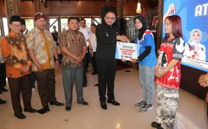 Ratusan Atlet dan Puluhan Pelatih Berprestasi Kota Tegal Terima Reward