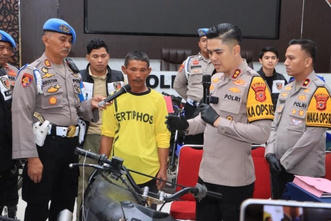 Terima Kasih Pak Kapolres, Warga Indramayu Lega Motor yang Hilang Telah Kembali