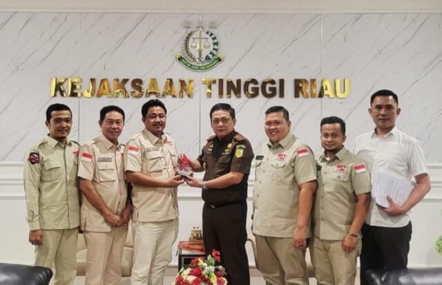 Jelang Pelantikan, DPD Gardu Prabowo Silaturrahmi Dengan Kajati Riau