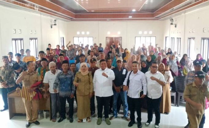 Serap Aspirasi di Desa Watusa, Ketua DPRD Konawe Prioritaskan Pembangunan Jalan Desa