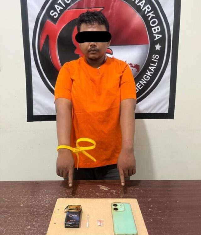 Kantongi Benda Haram, YM Diringkus Polisi di Jalan Stadion Duri