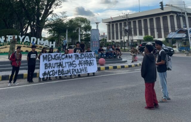 Aksi Solidaritas Mahasiswa Pase Terkait Isu Brutalitas Aparat Terhadap Andri Yunus, Dan Mendesak Pemerintah Aceh Untuk Mempercepat Penyelesaian Pasca Bencana