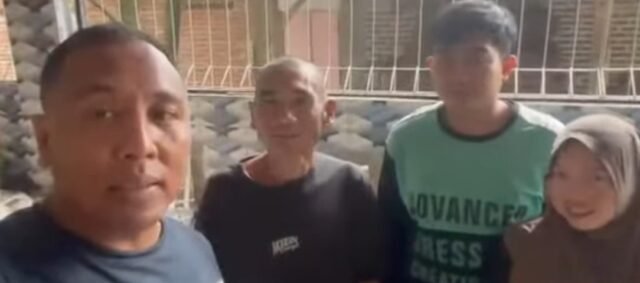 Gercep, Pemerintah Kabupaten Indramayu Fasilitasi Lansia yang Terlantar di Kabupaten Lamongan dengan Keluarganya