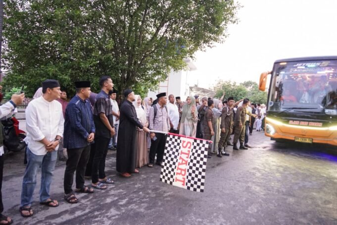 Isak Tangis dan Doa Iringi 217 Calon Haji Bengkalis Bertolak ke Tanah Suci