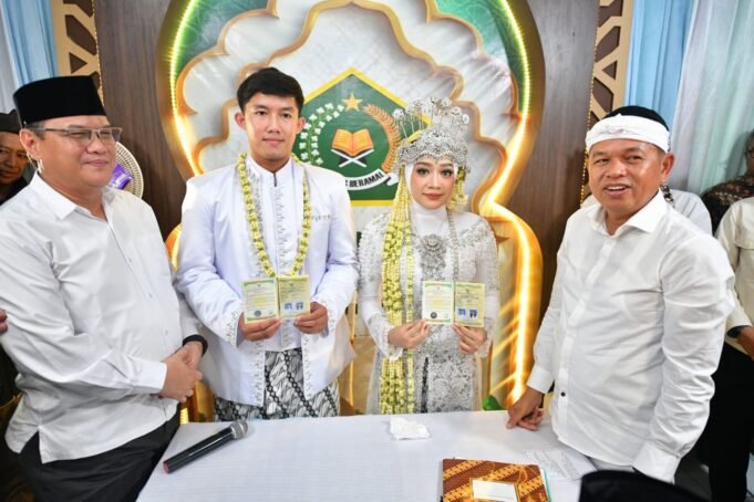 KDM Jadi Saksi Nikah Pasangan Disabilitas Puja dan Sayyid