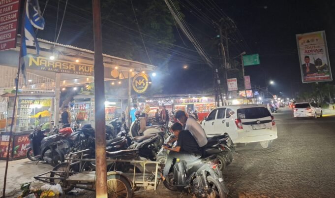 Parkir Semrawut di Simpang Buloh Dikeluhkan, Pengguna Jalan Minta Segera Ditertibkan