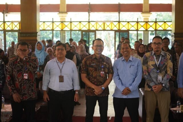 Pastikan Bansos Tepat Sasaran, Pemkab Tegal Latih Ratusan Agen Pendamping Digitalisasi Bantuan Sosial
