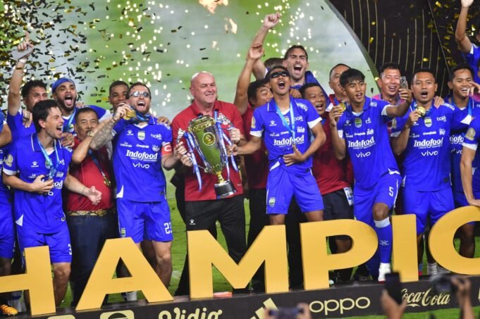 Persib Juara Hattrick, Wagub Jabar Imbau Bobotoh Tak Lakukan Razia Saat Konvoi