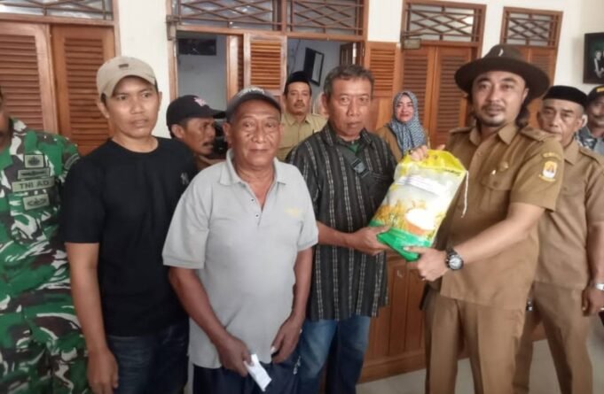 Program Sodakoh Beras Petani Desa Karangreja Kecamatan Suranenggala Kembali di Gelar
