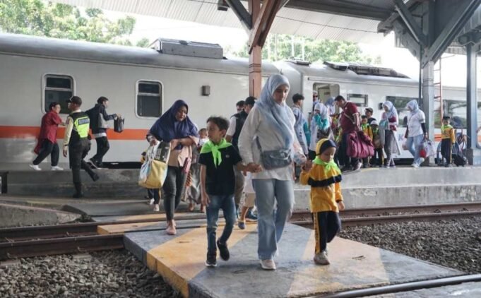 H-1 Perayaan Idul Adha 1447 H Penumpang Kereta Api Melonjak 3,9 Persen