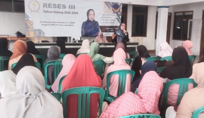 Sri Wahyuni Utami Herman, S.T Ajak dan Edukasi Kembalikan Manfaat Ekonomi Siapkan Peralatan Bank Sampah dalam Agenda Reses lll Tahun 2025-2026