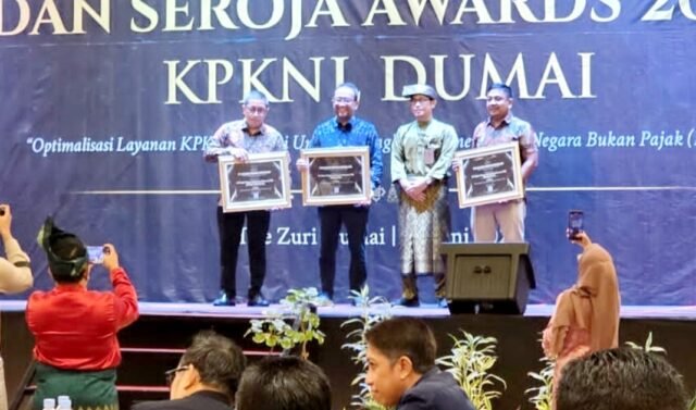 BRI Cabang Duri Terima Penghargaan Dari KPKNL Dumai