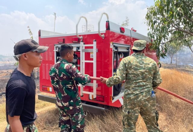 Kebakaran Lahan Hutan di Blok Cipondoh Cikawung Berhasil Dipadamkan, TNI dan Perhutani Bergerak Cepat