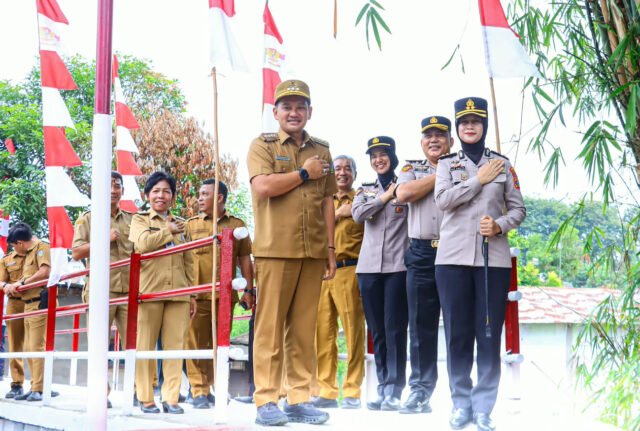 Permudah Akses Warga Kelurahan Mandailing, Walikota Dan Kapolres Tebing tinggi Resmikan Jembatan Merah Putih