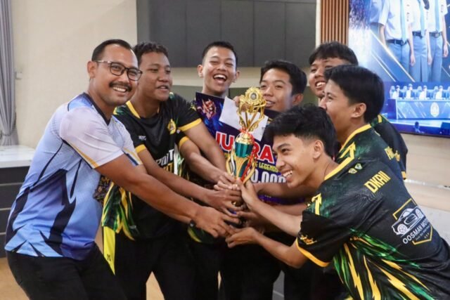 Geprak E-Sport! Tim MAN Tegal Sabet Juara Pertama Jakwir Siteko Polres Tegal Kota