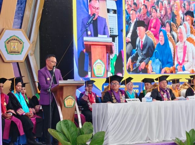 Hadiri Wisuda Unilaki, Bupati Yusran Akbar Paparkan Tren Positif Ekonomi Konawe dan Tantangan Bagi Sarjana