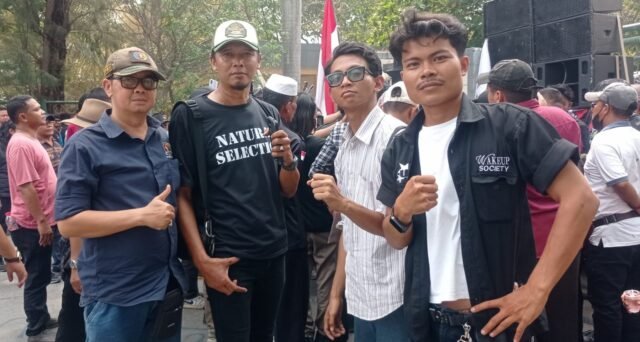 Jaga Marwah Profesi Pers, Pokja Wartawan Setu dan Prabu Peduli Lingkungan Gelar Aksi Damai di Pemkab Bekasi
