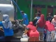 Kemarau Ekstrim PMT dan Kharisma Family, Salurkan Bantuan 10 Tanki Air Bersih untuk Warga Desa Karang Malang